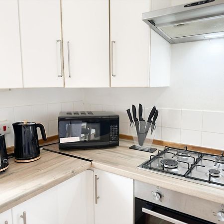 דירות לונדון Charming Flats With Fast Wifi On The Famous Abbey Road מראה חיצוני תמונה